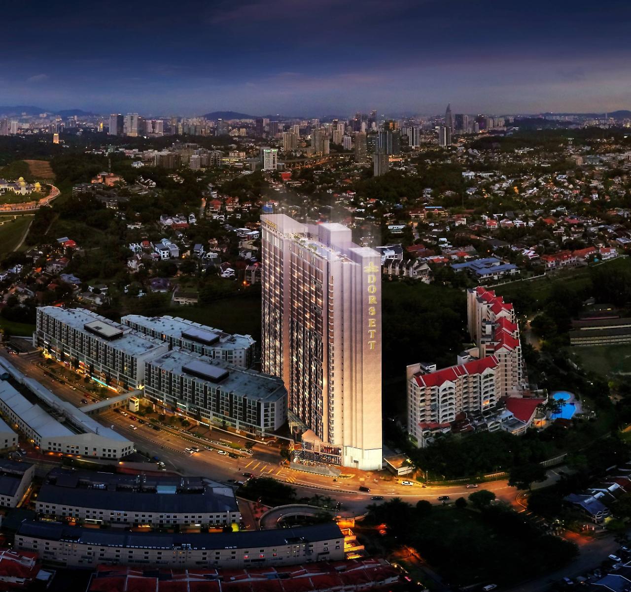 Отель Dorsett Hartamas Куала-Лумпур Экстерьер фото The 38-storey residential tower