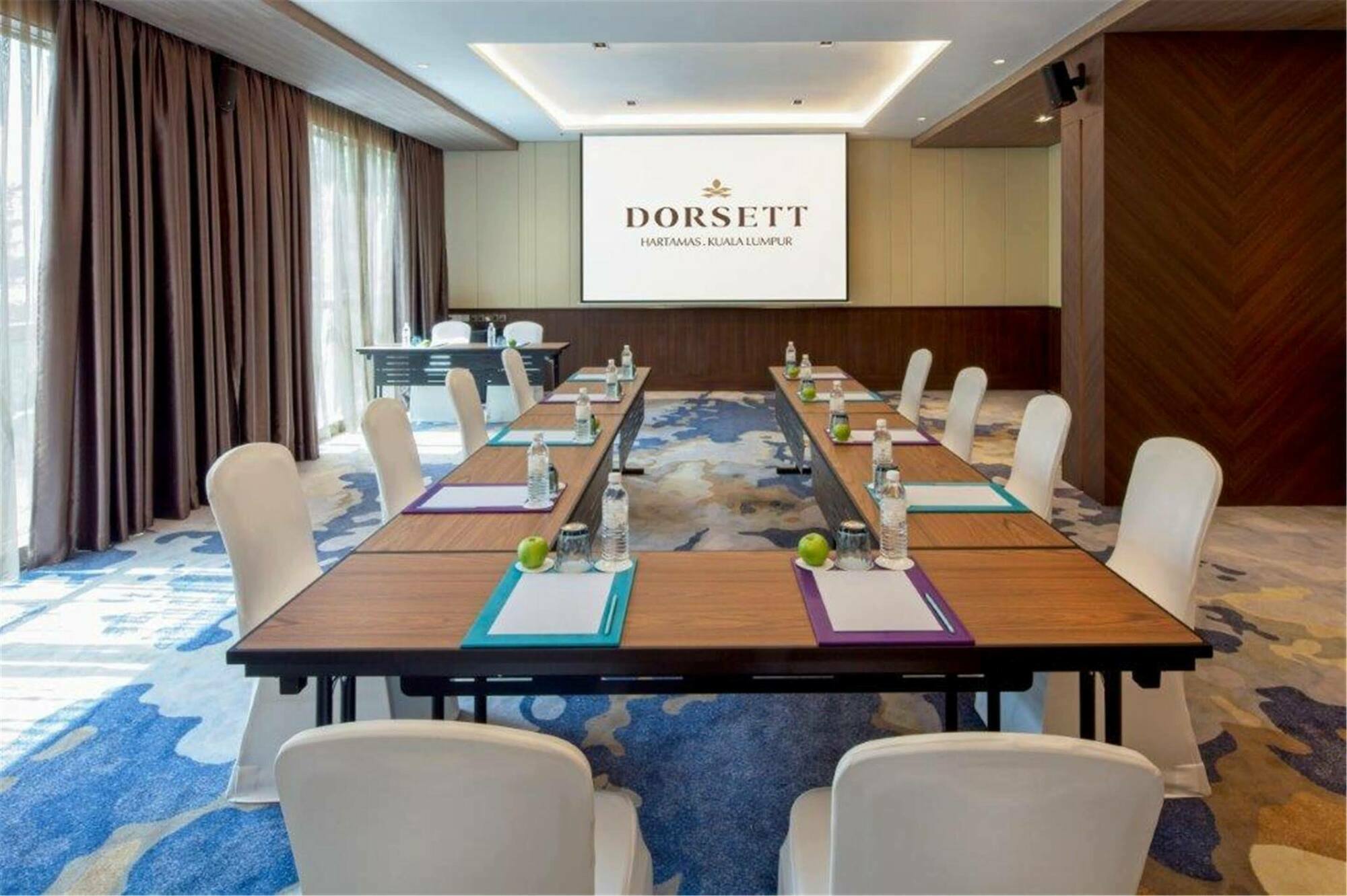 Отель Dorsett Hartamas Куала-Лумпур Экстерьер фото Meeting room at Dorsett Kuala Lumpur