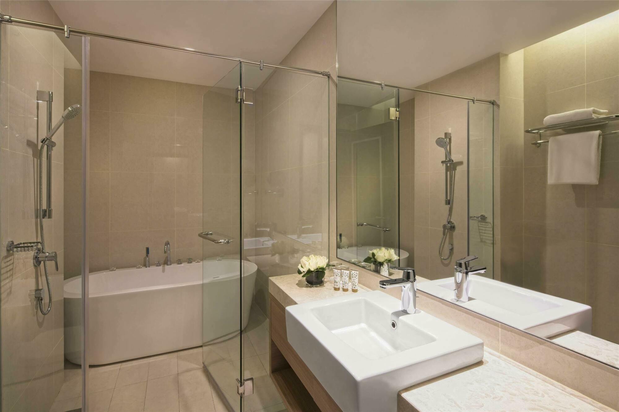 Отель Dorsett Hartamas Куала-Лумпур Экстерьер фото Bathroom